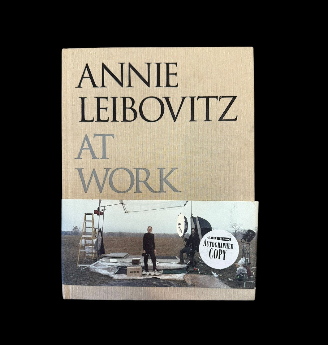 ANNIE LEIBOVITZ SIGNED BOOK
